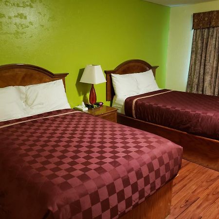 أرتيشيا La Hacienda Inn المظهر الخارجي الصورة
