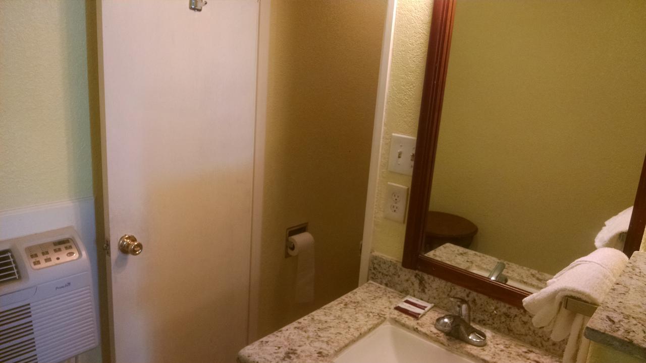 أرتيشيا La Hacienda Inn المظهر الخارجي الصورة