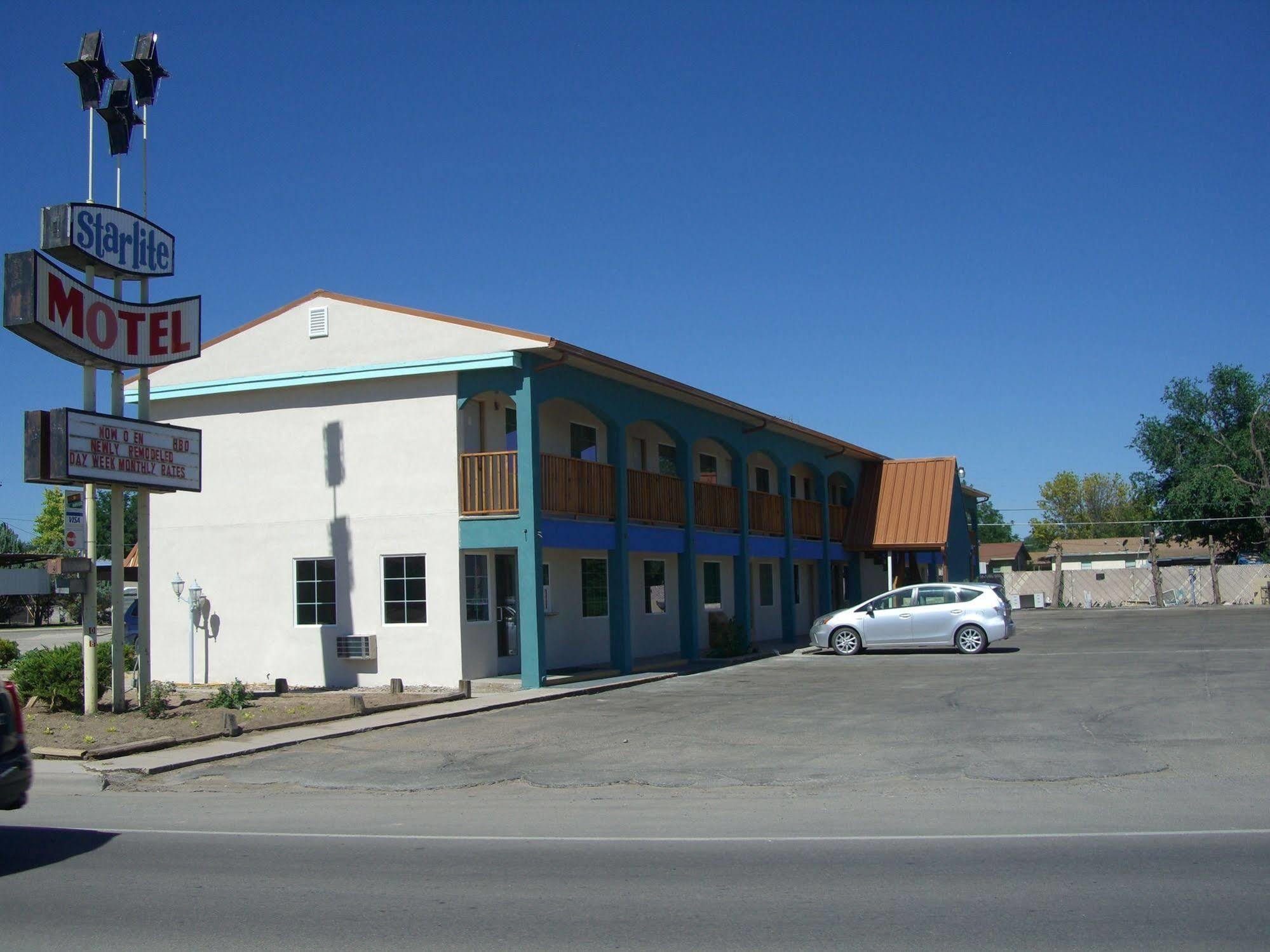 أرتيشيا La Hacienda Inn المظهر الخارجي الصورة