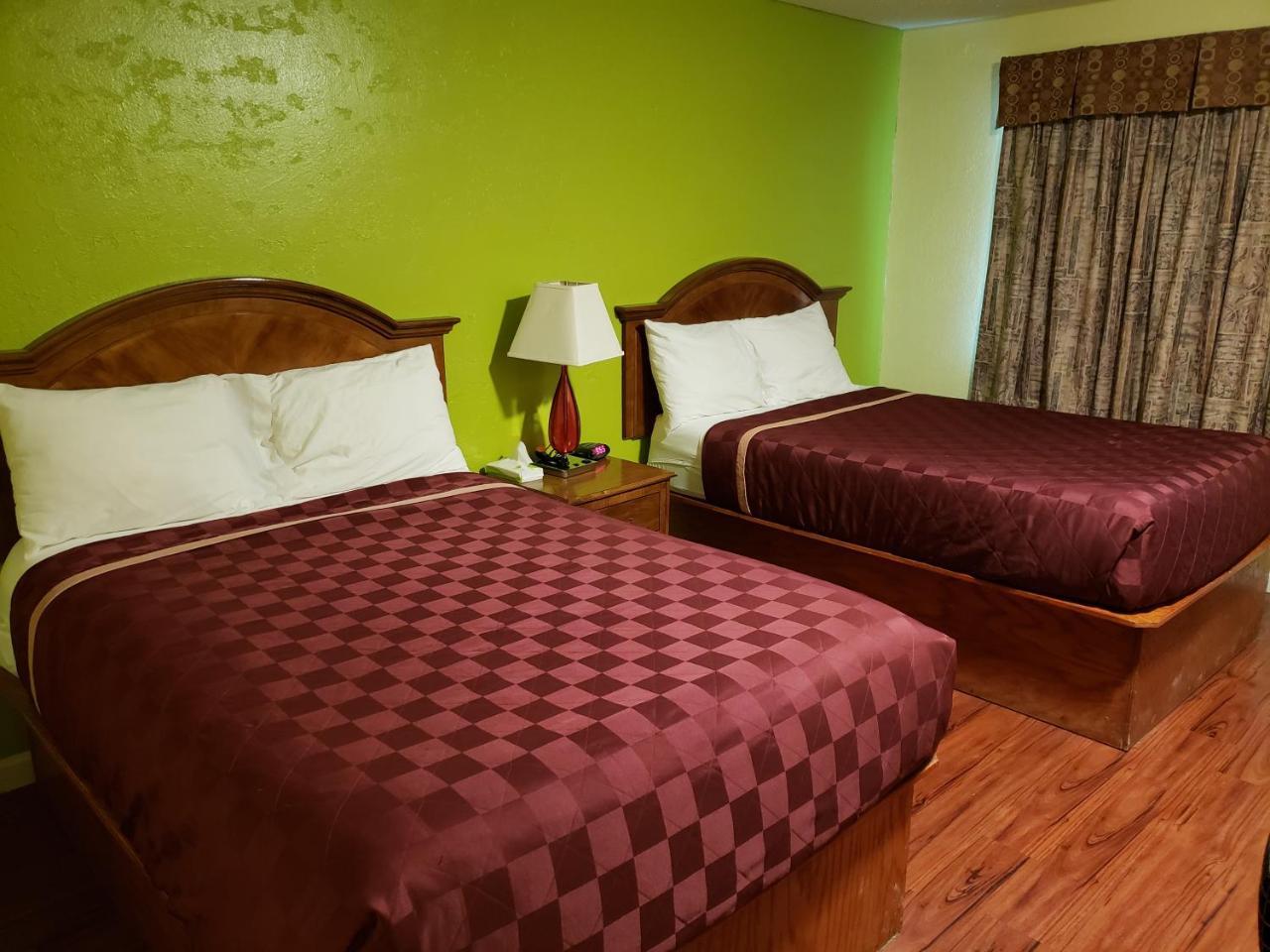 أرتيشيا La Hacienda Inn المظهر الخارجي الصورة